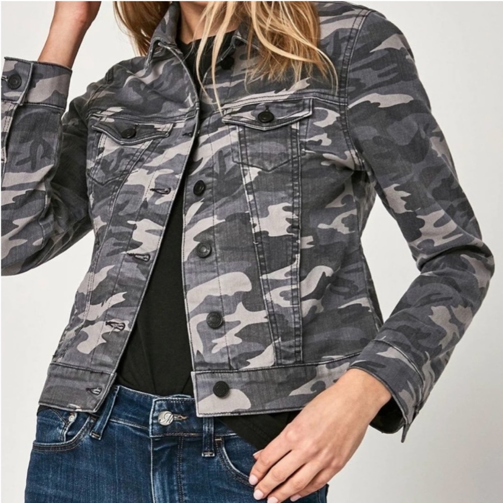Women’s Mavi Grey Camo Crop Jacket Size M- excellent condition!